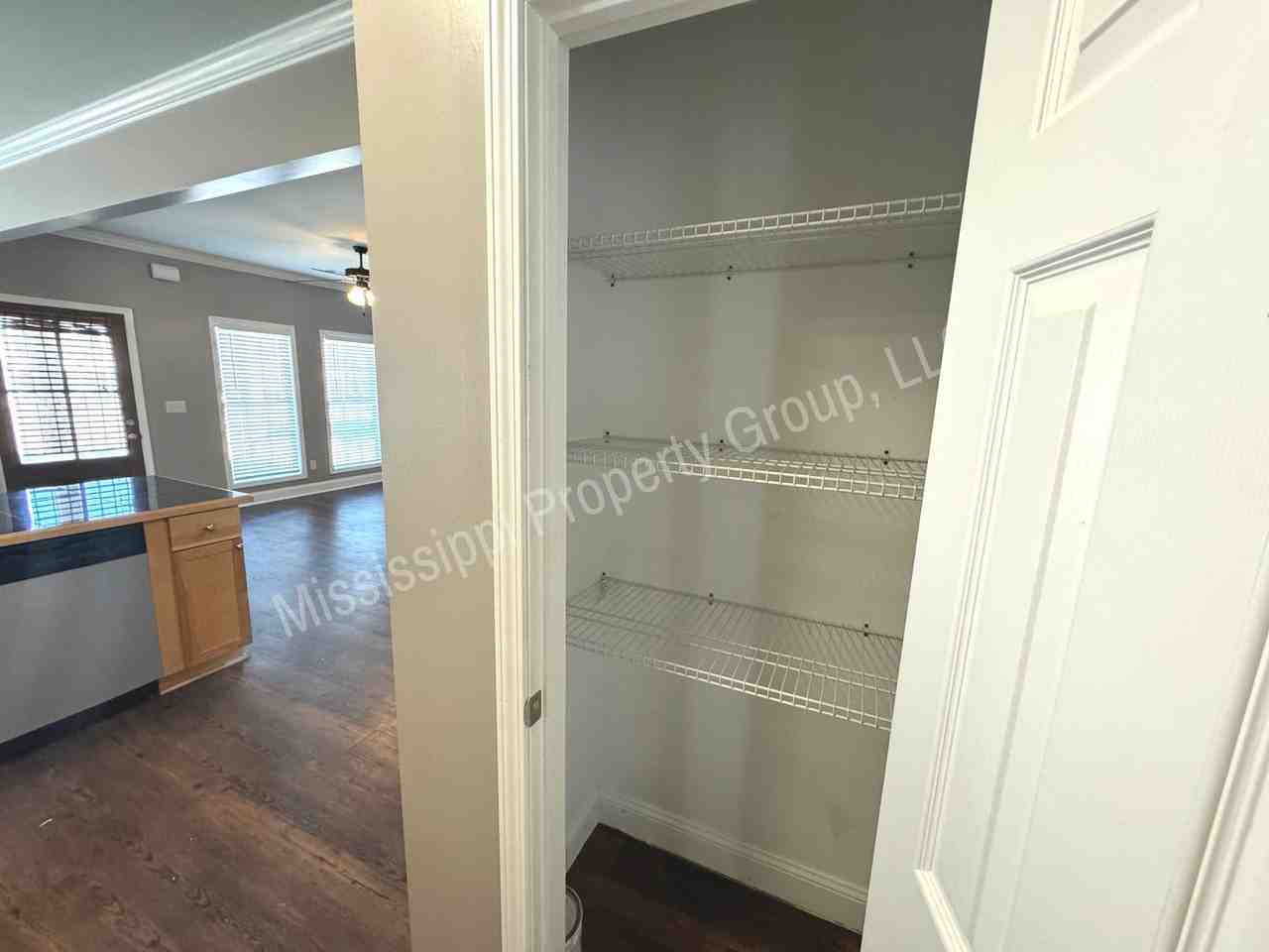 305 Shumard Cv - Photo 6 of 27