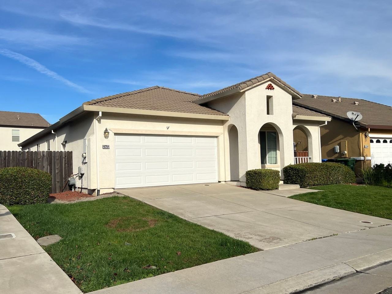 9704 Marianna Way - Photo 3 of 41