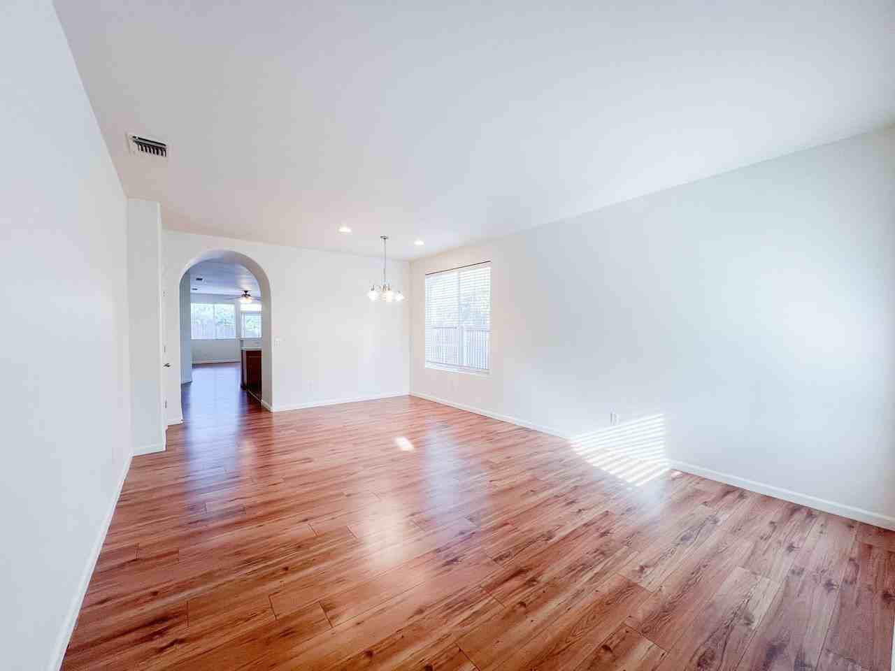 9704 Marianna Way - Photo 4 of 41