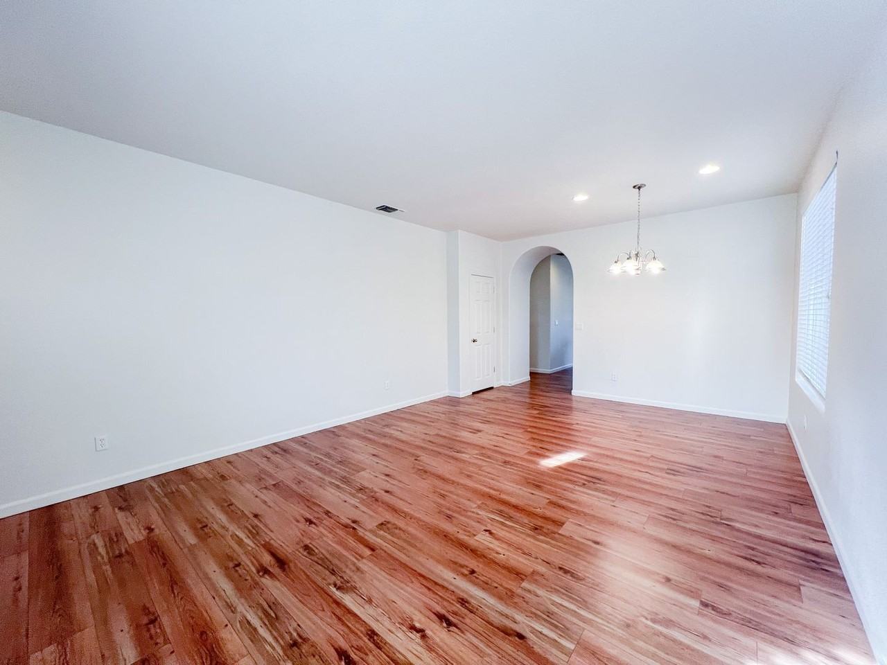 9704 Marianna Way - Photo 5 of 41