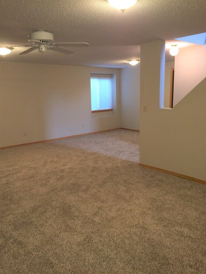 11701 W Westport St - Photo 2 of 16