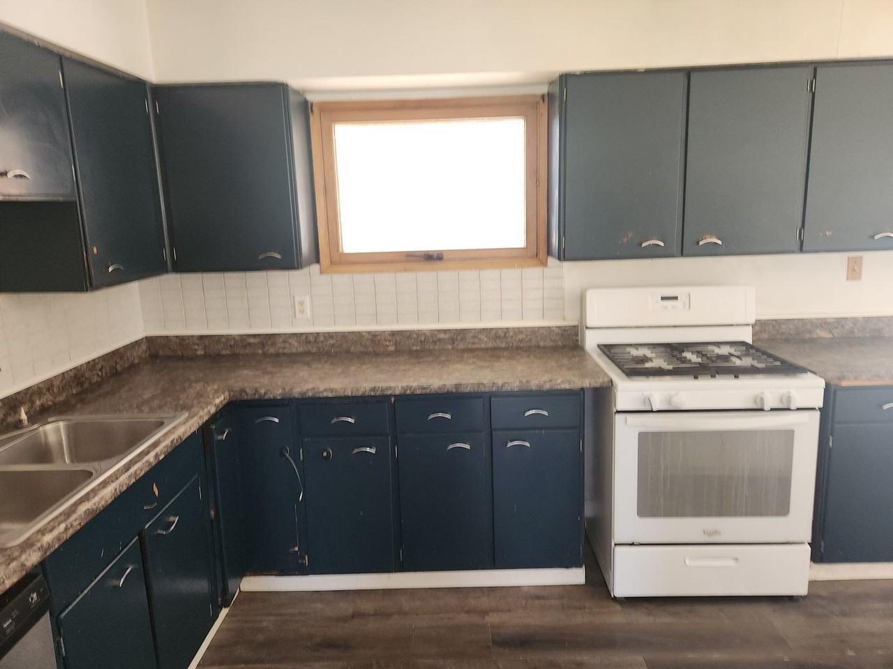 2400 31st St - Photo 6 of 16