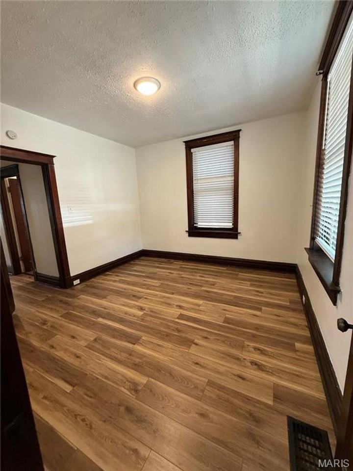 5428 Nottingham Avenue - Photo 4 of 14