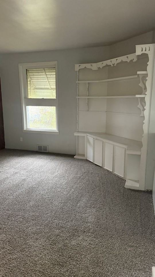 618 E Reynolds St - Photo 3 of 11