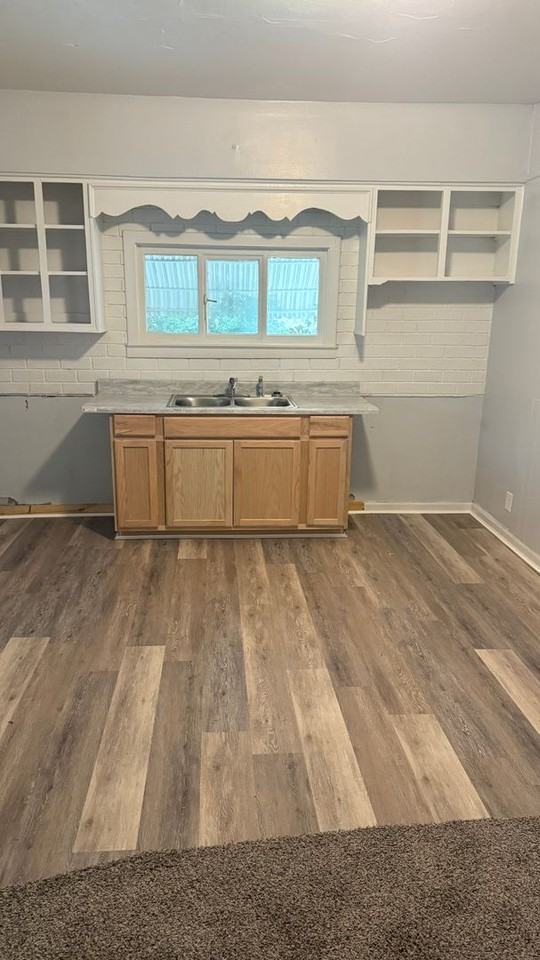 618 E Reynolds St - Photo 6 of 11