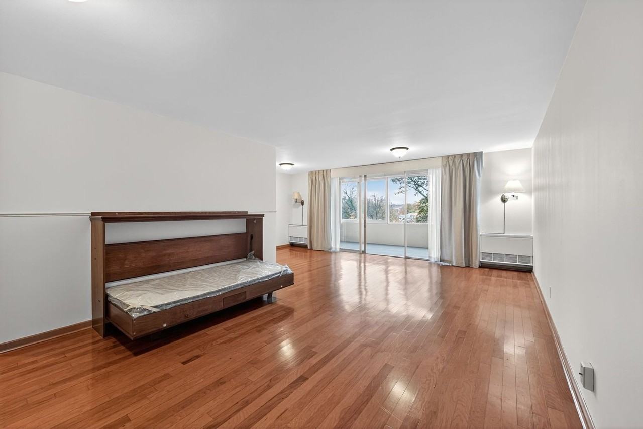 2324 Madison Rd - Photo 5 of 25