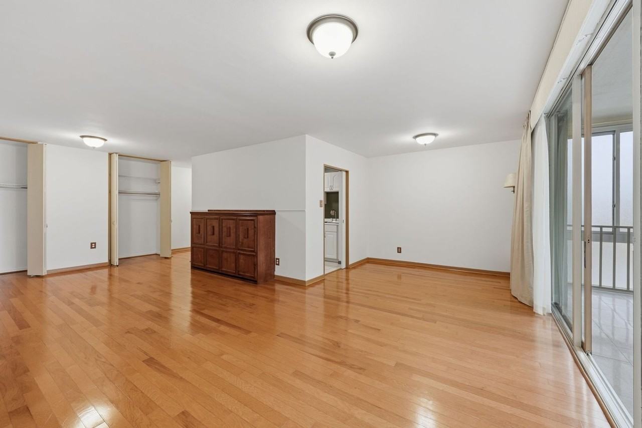 2324 Madison Rd - Photo 7 of 25