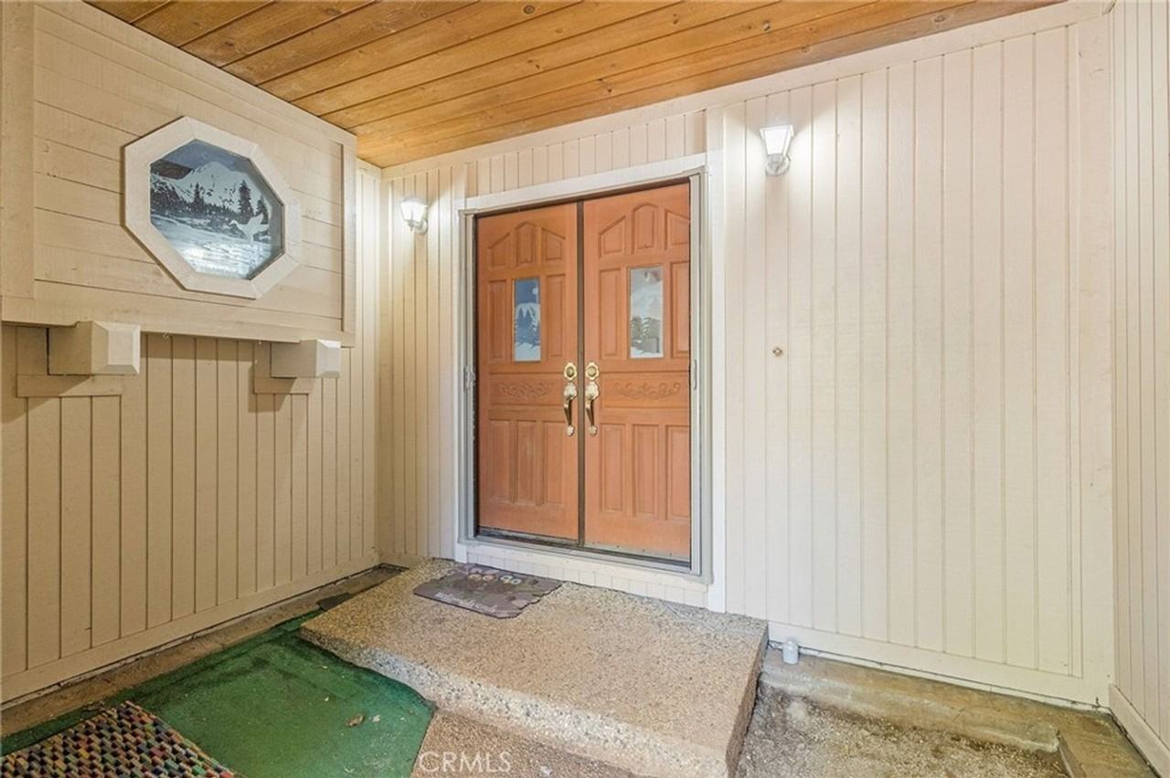 14334 Sinclair Circle - Photo 3 of 16