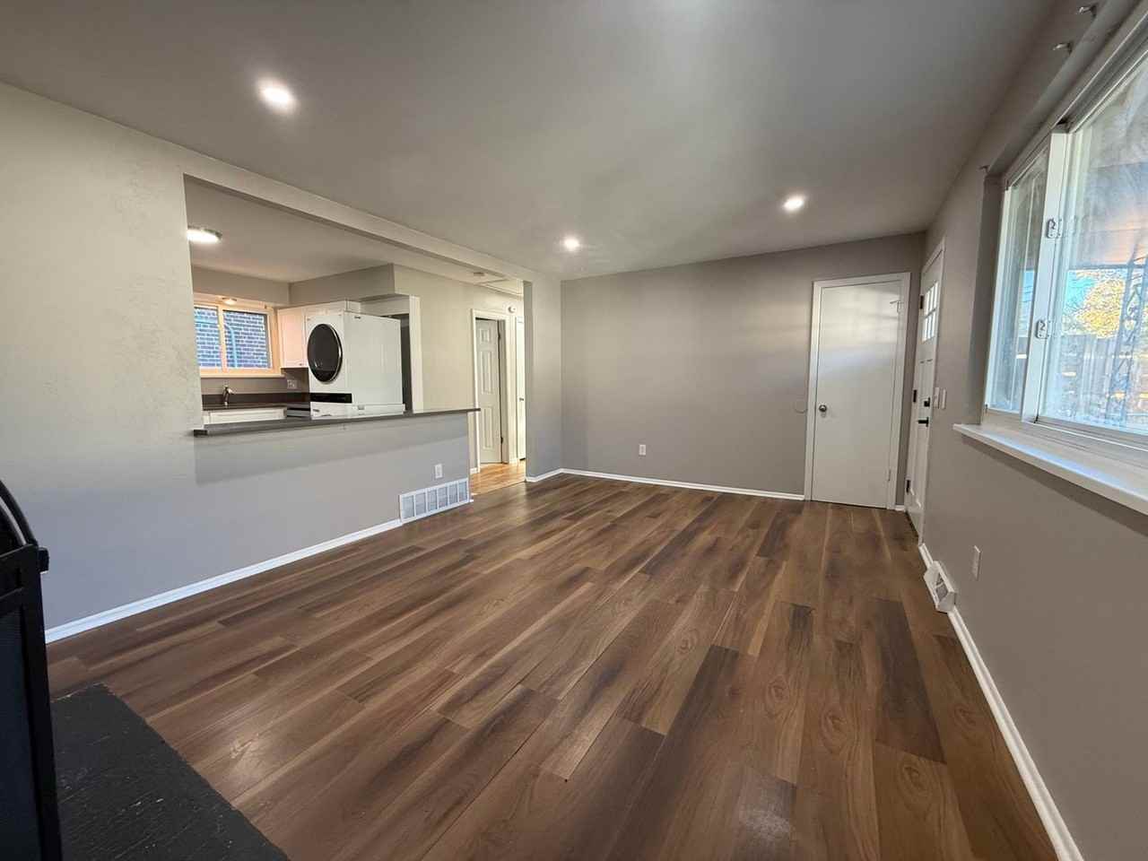 1184 Clinton St - Photo 5 of 14