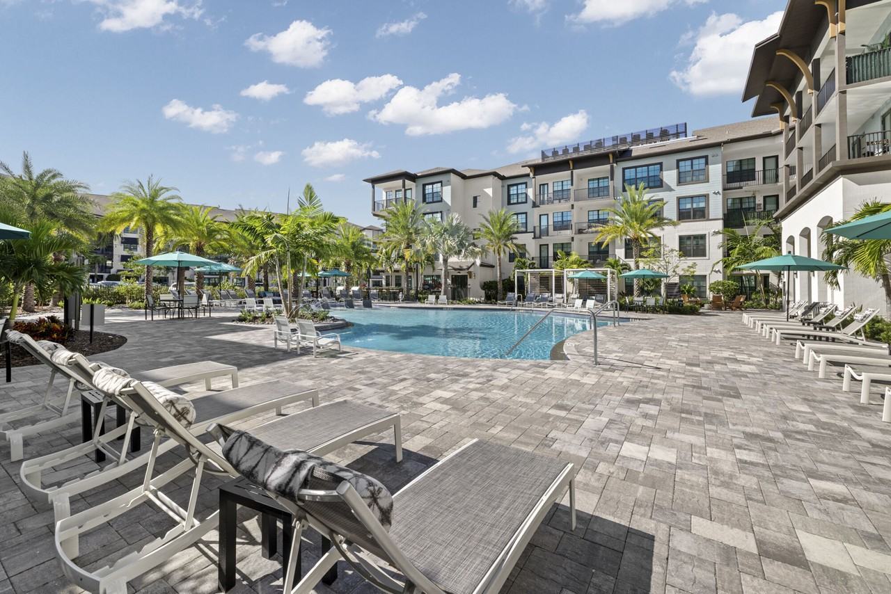 Indigo Stuart Apartments - Photo 2 of 36