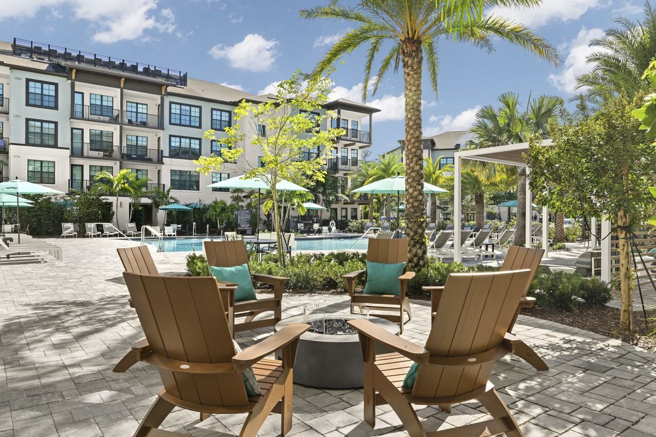 Indigo Stuart Apartments - Photo 7 of 36