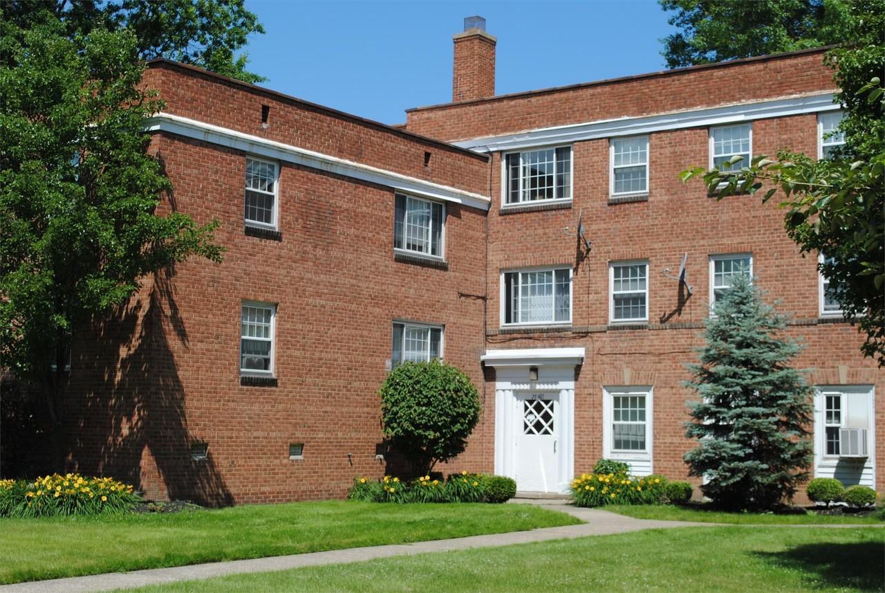 Shoreway Court Apts - Photo 4 of 48