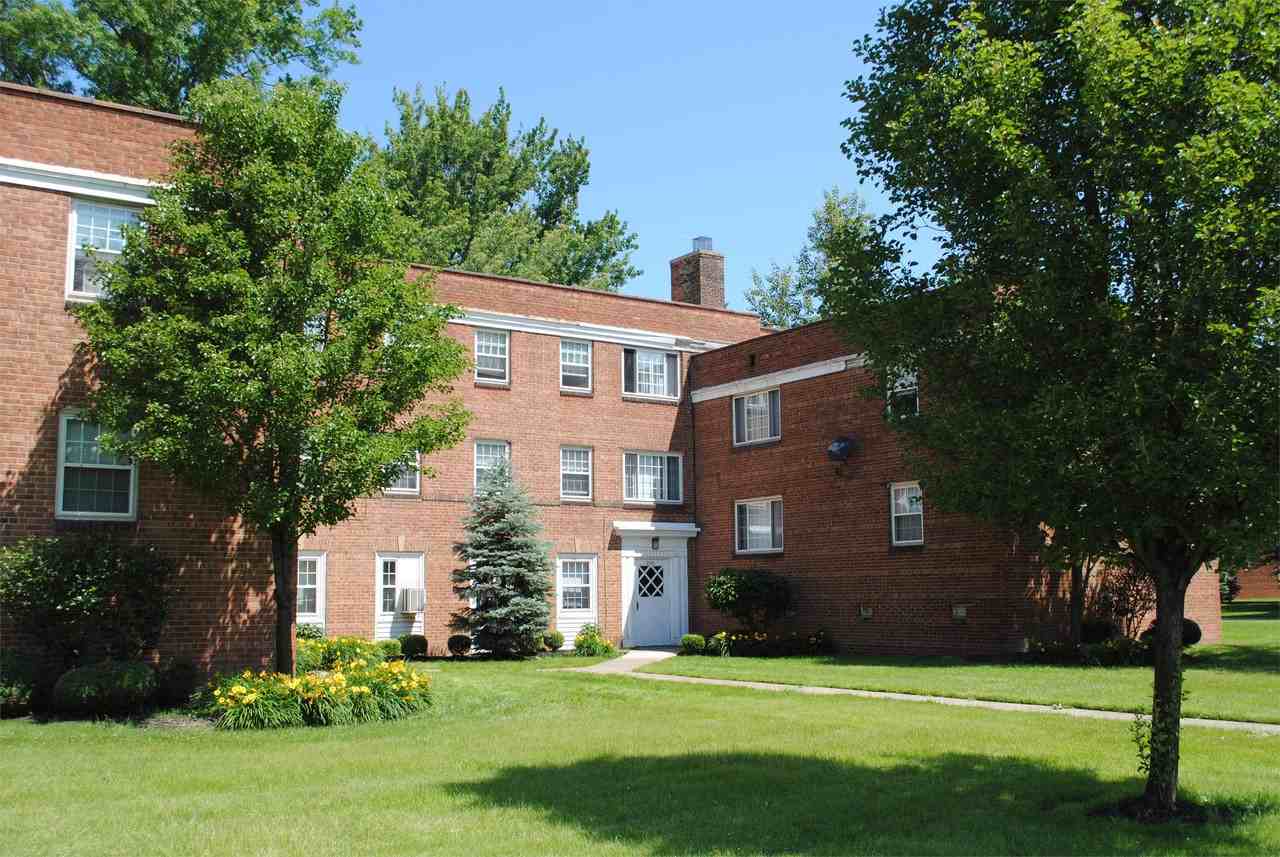 Shoreway Court Apts - Photo 5 of 48