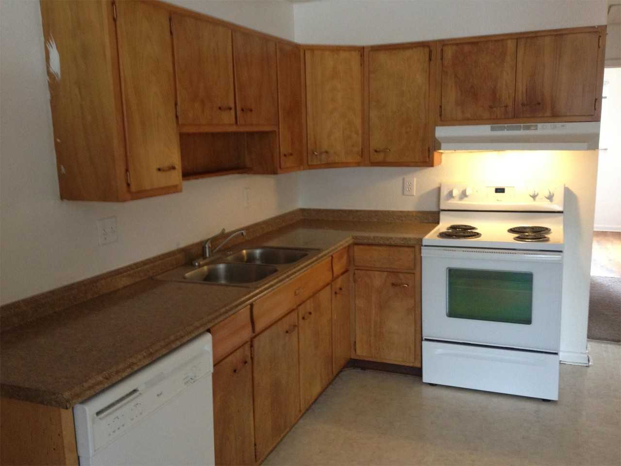 790 30th Street - Photo 4 of 20