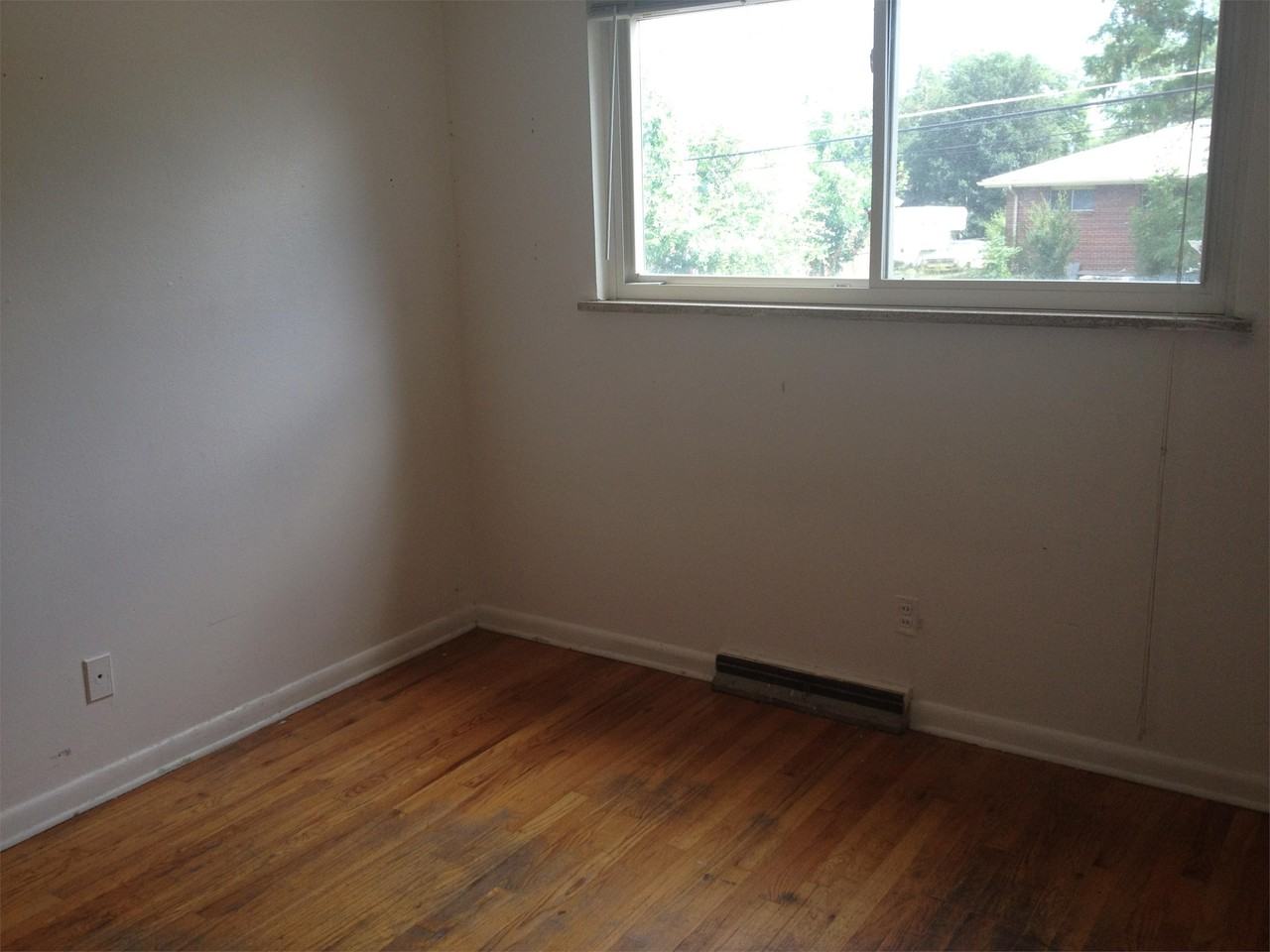 790 30th Street - Photo 5 of 20