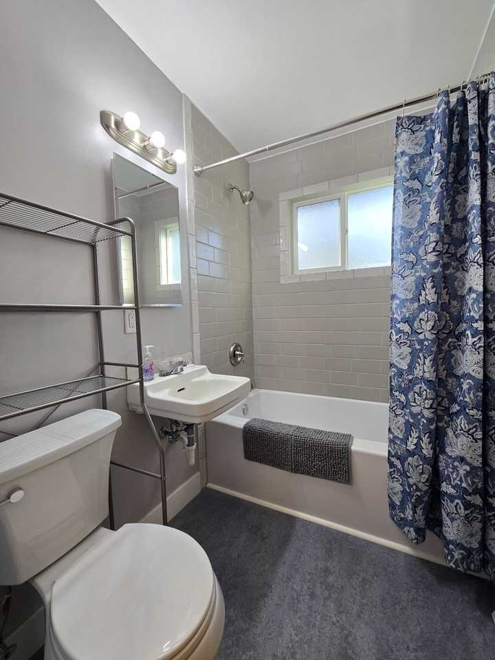 4714 Carol Drive - Photo 5 of 9