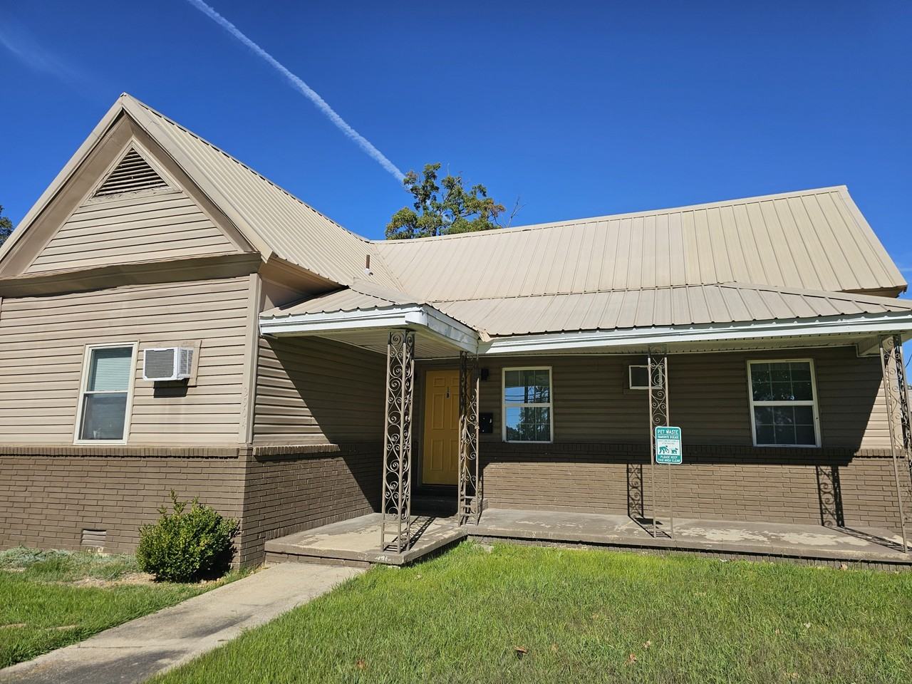 205 East Nettleton Avenue - Photo 2 of 23