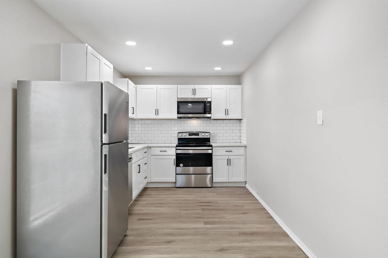 9711 Linkmeadow Lane - Photo 3 of 24