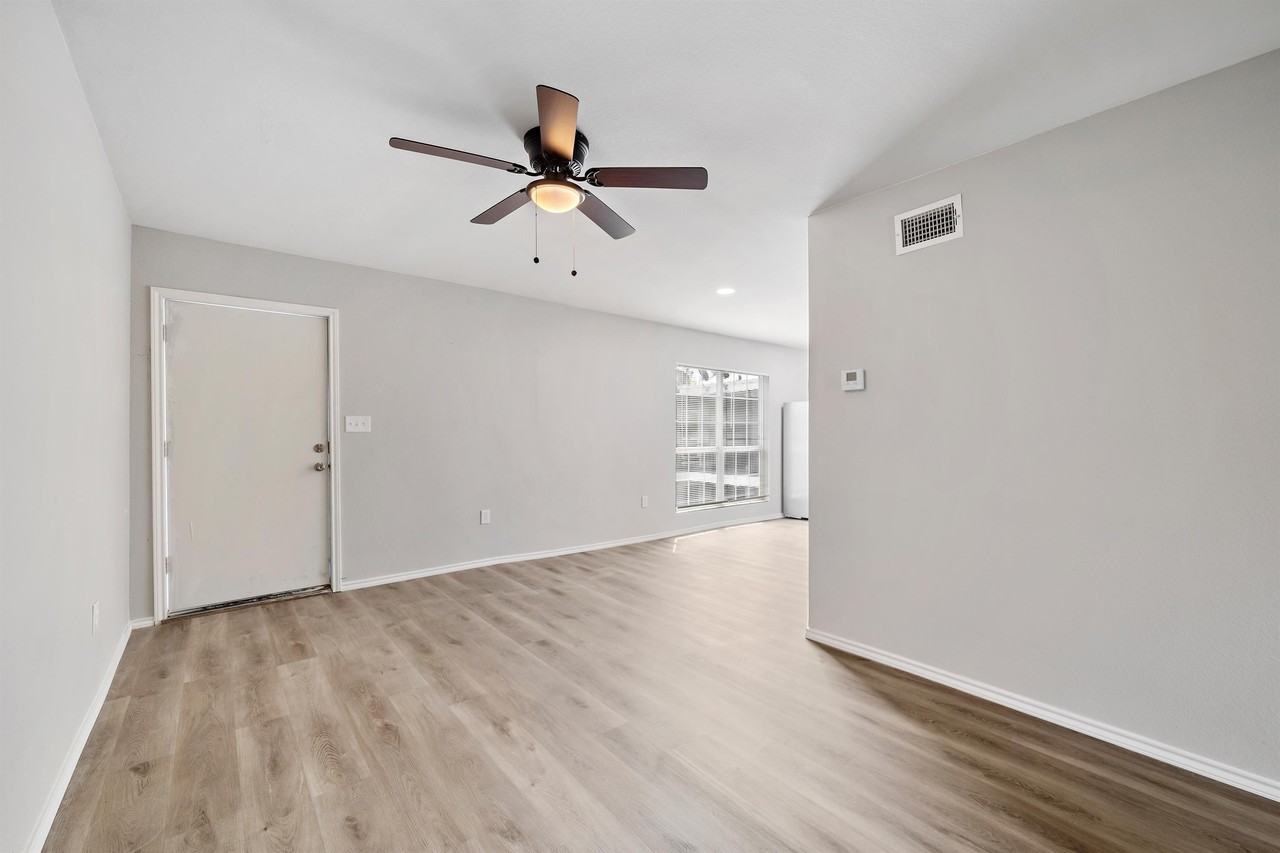 9711 Linkmeadow Lane - Photo 6 of 24