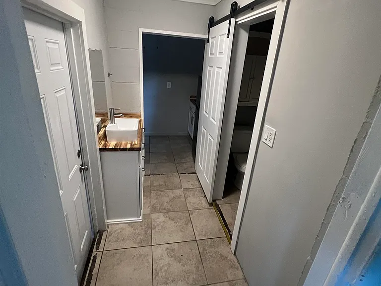 1240 Levy Avenue - Photo 4 of 10