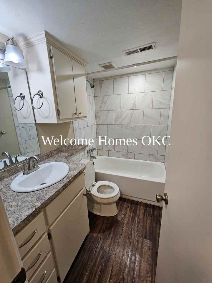 16180 Northeast 23rd Street - Photo 5 of 15