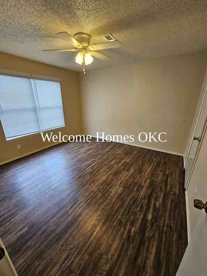 16180 Northeast 23rd Street - Photo 6 of 15