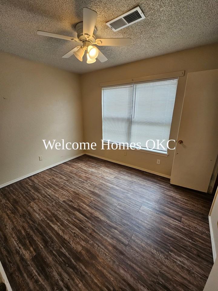 16180 Northeast 23rd Street - Photo 7 of 15