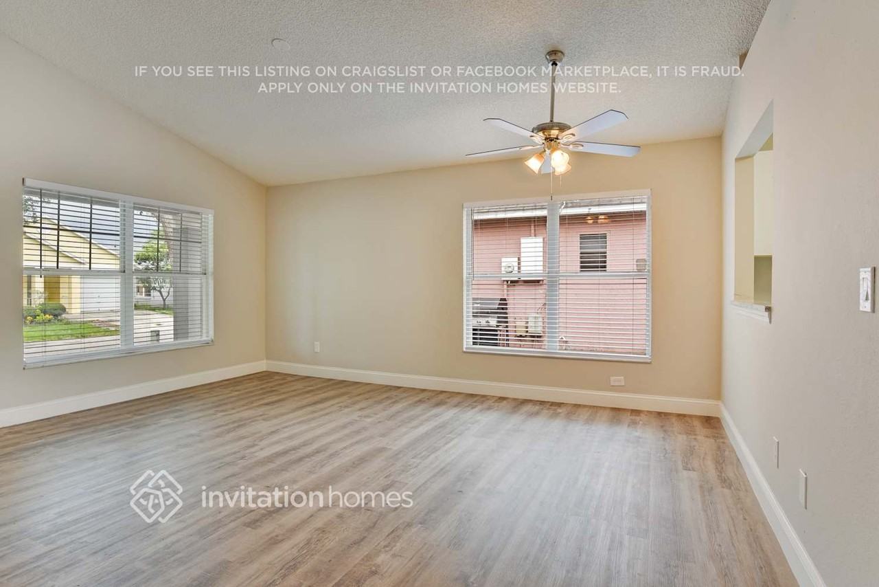 1152 Golden Gate Ave - Photo 3 of 19