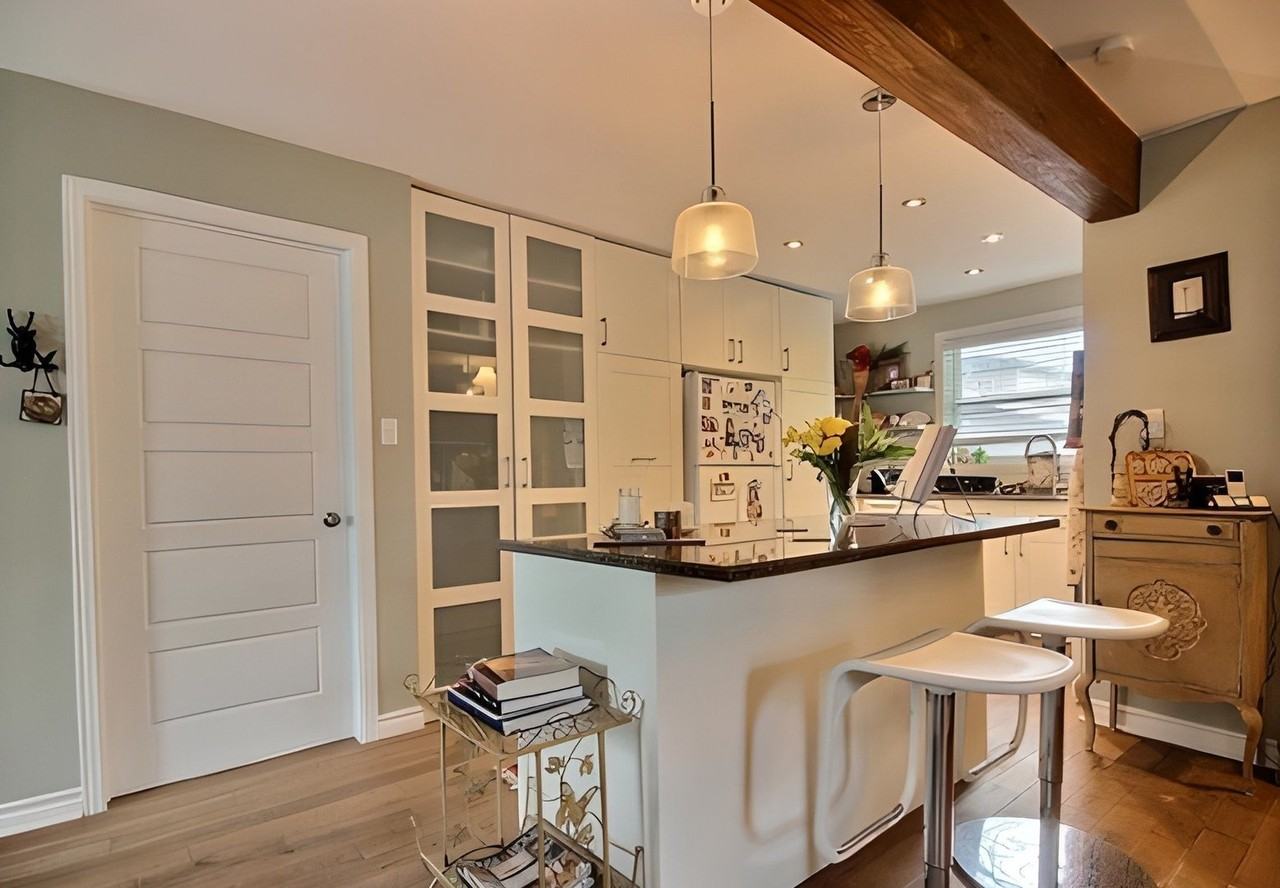 122 Rue Binet - Photo 2 of 8