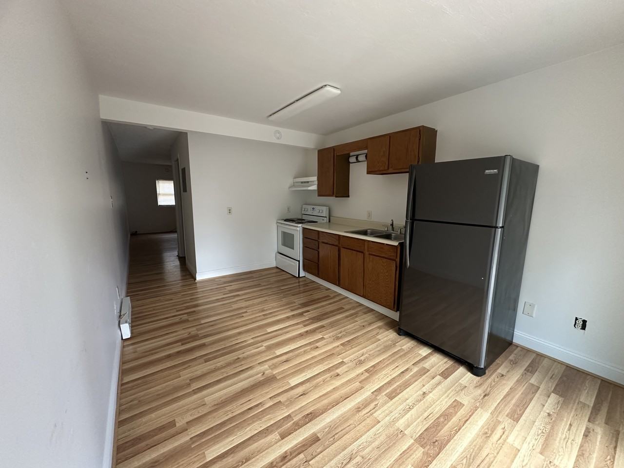 661 N Country Club Dr - Photo 3 of 8