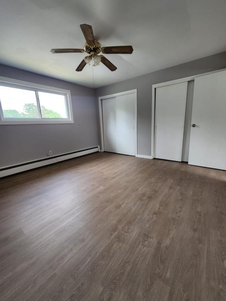 215 Buckley Street - Photo 3 of 20