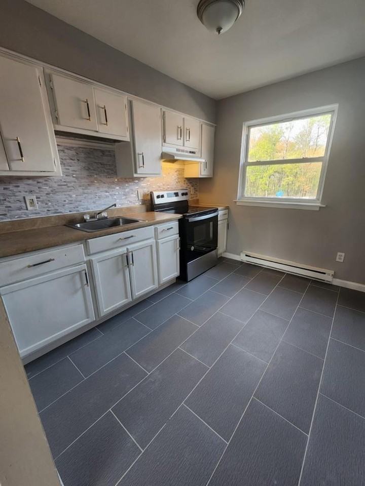 215 Buckley Street - Photo 4 of 20