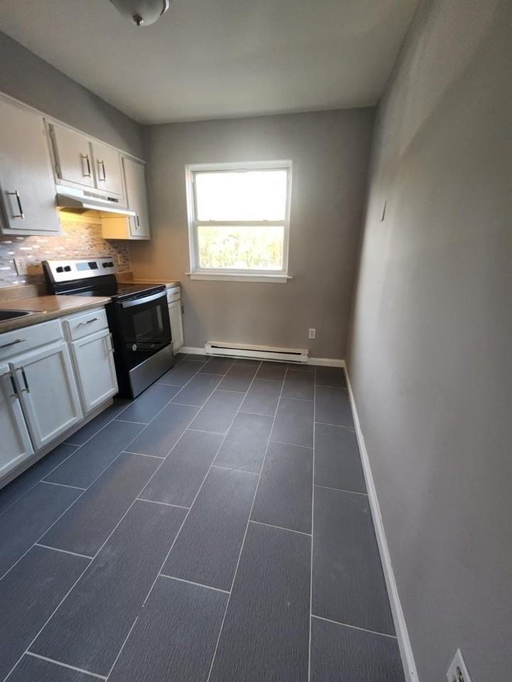 215 Buckley Street - Photo 7 of 20