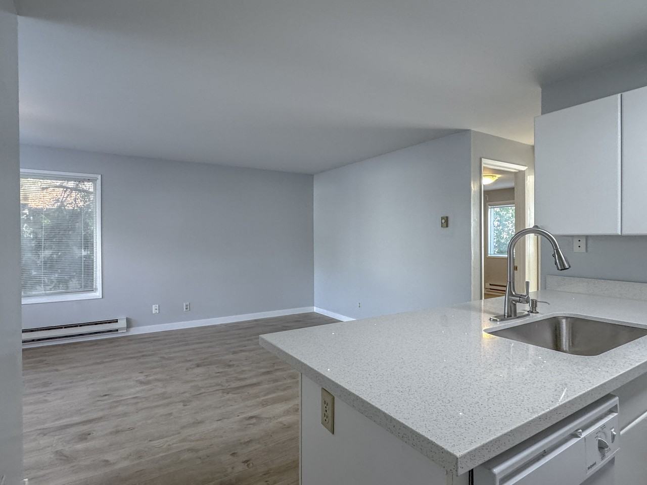 3660 Whitman Avenue North - Photo 3 of 12