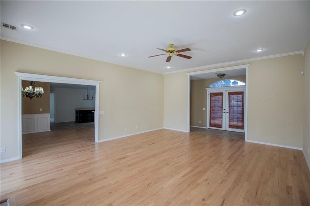 115 Nw Orchard Way - Photo 5 of 29