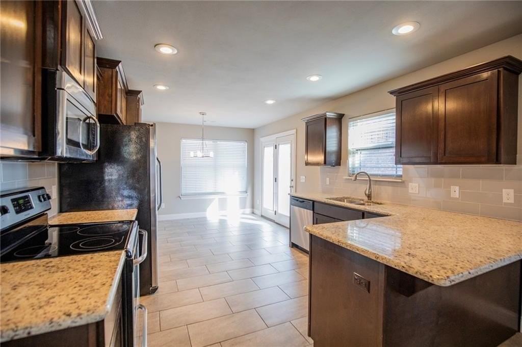 3214 Sw Stonepoint Ave - Photo 3 of 18