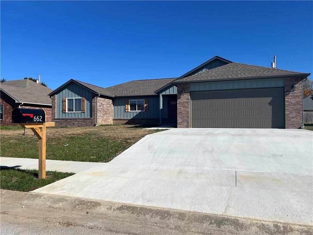 662 White Oak St - Photo 2 of 23