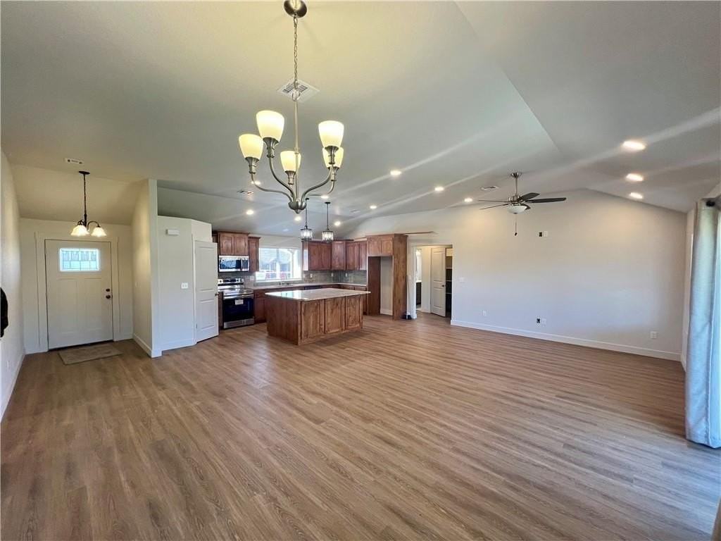 662 White Oak St - Photo 4 of 23