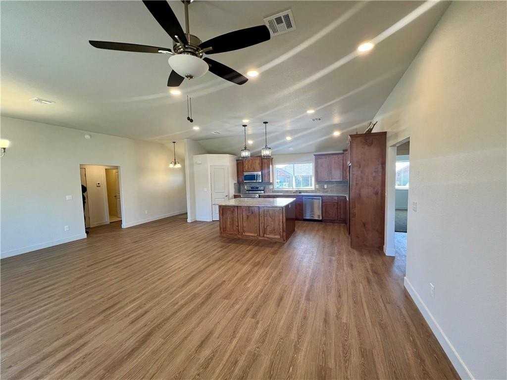 662 White Oak St - Photo 6 of 23