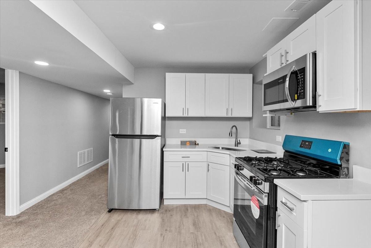 7819 S Morgan St #G - Photo 2 of 13