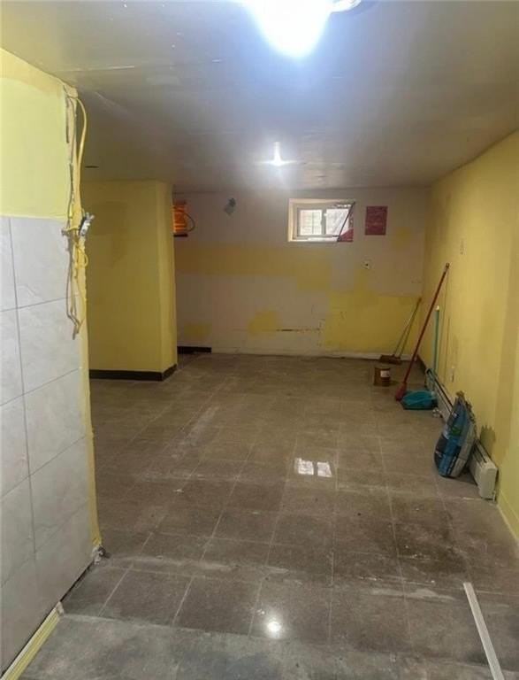 651 47th St - Photo 2 of 5