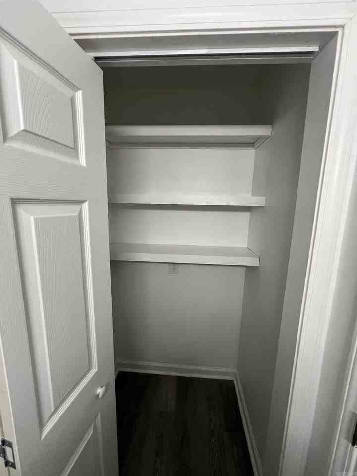 2113 W 19th St - Photo 5 of 7