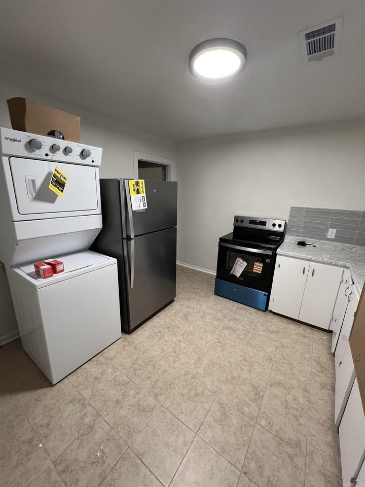 2113 W 19th St - Photo 6 of 7