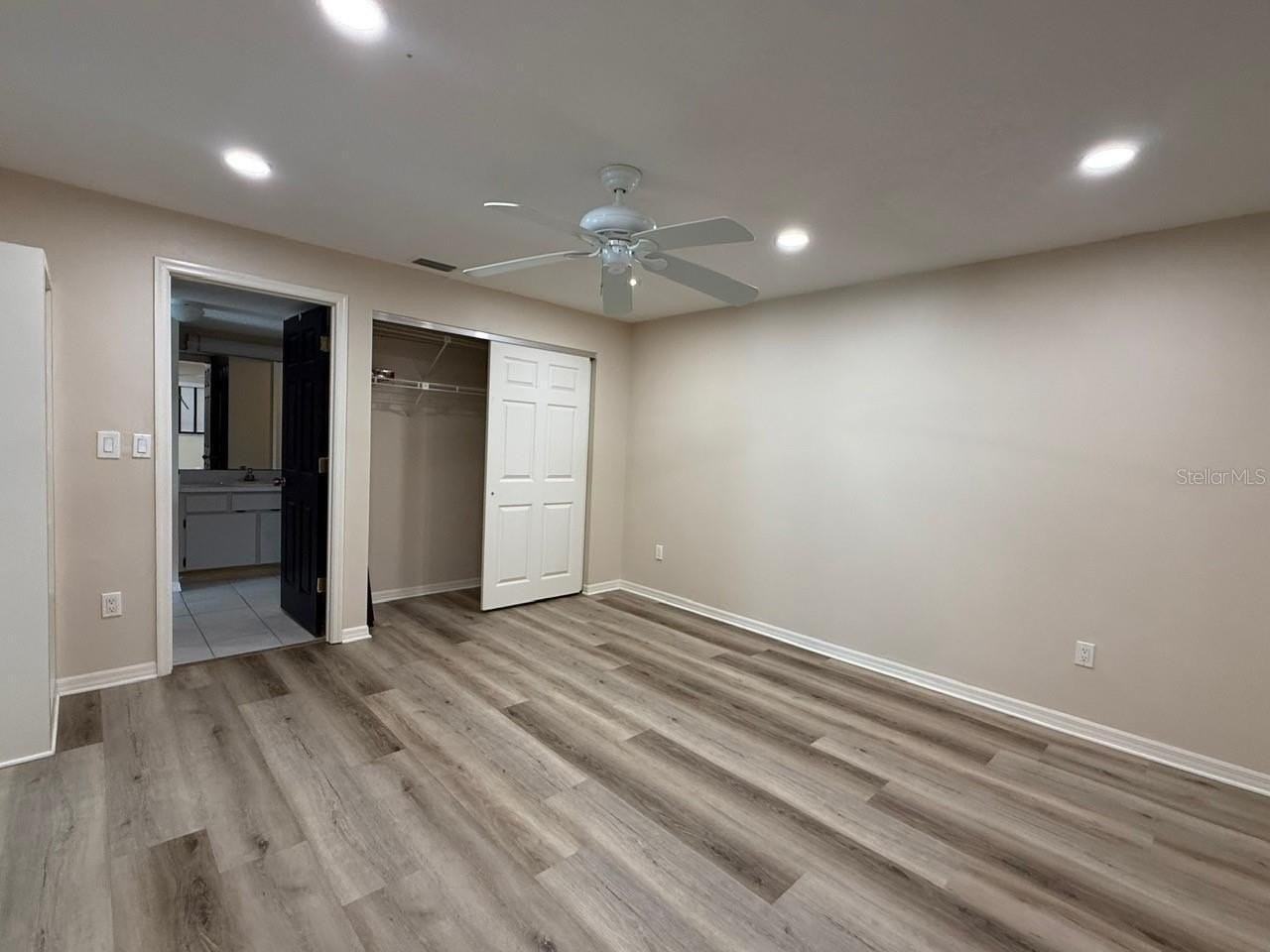 1477 Park Beach Cir - Photo 7 of 20