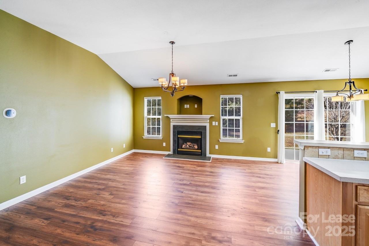 5911 Vista Verde Ct - Photo 2 of 27