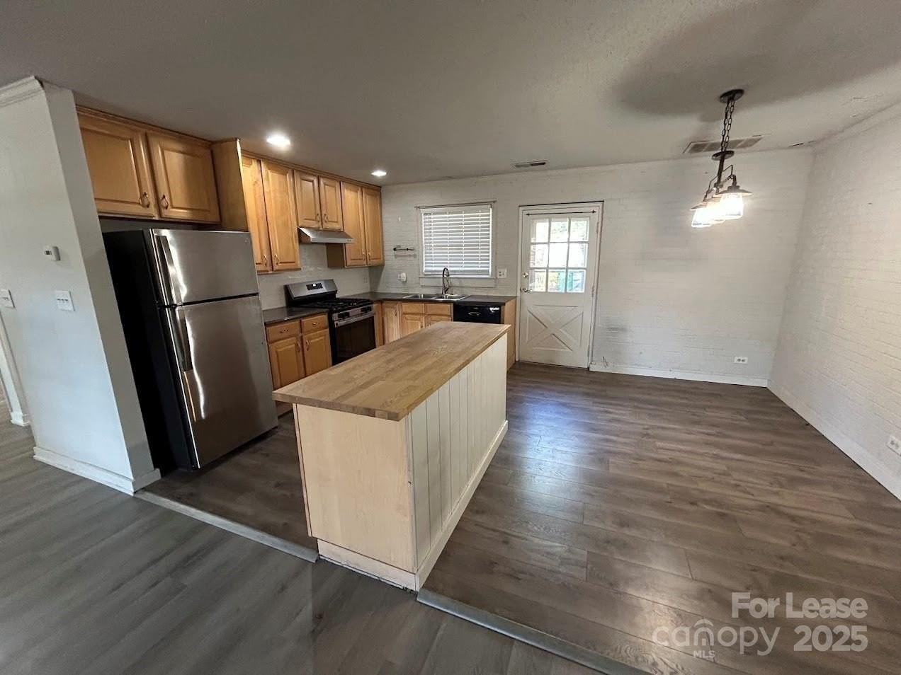 3312 Circles End - Photo 2 of 22