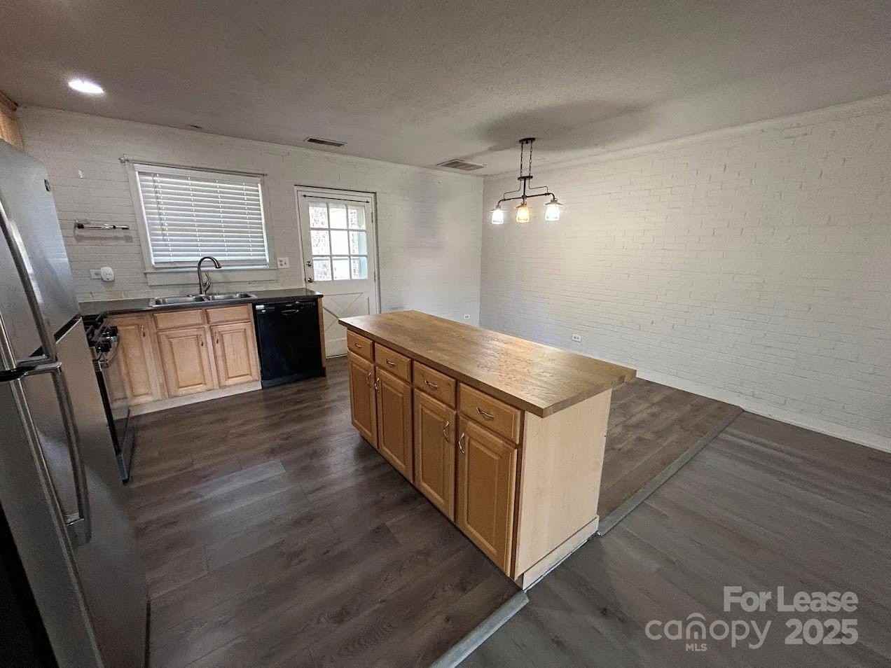 3312 Circles End - Photo 3 of 22