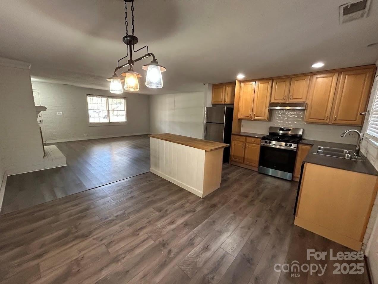 3312 Circles End - Photo 4 of 22