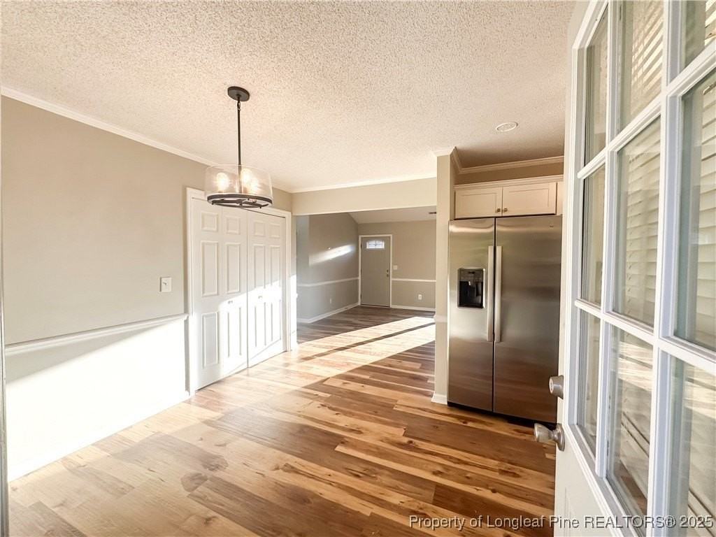 527 Coronation Dr - Photo 7 of 16