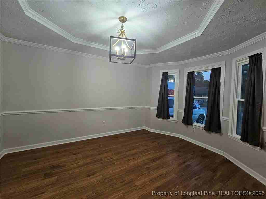 944 Flintwood Rd - Photo 6 of 24